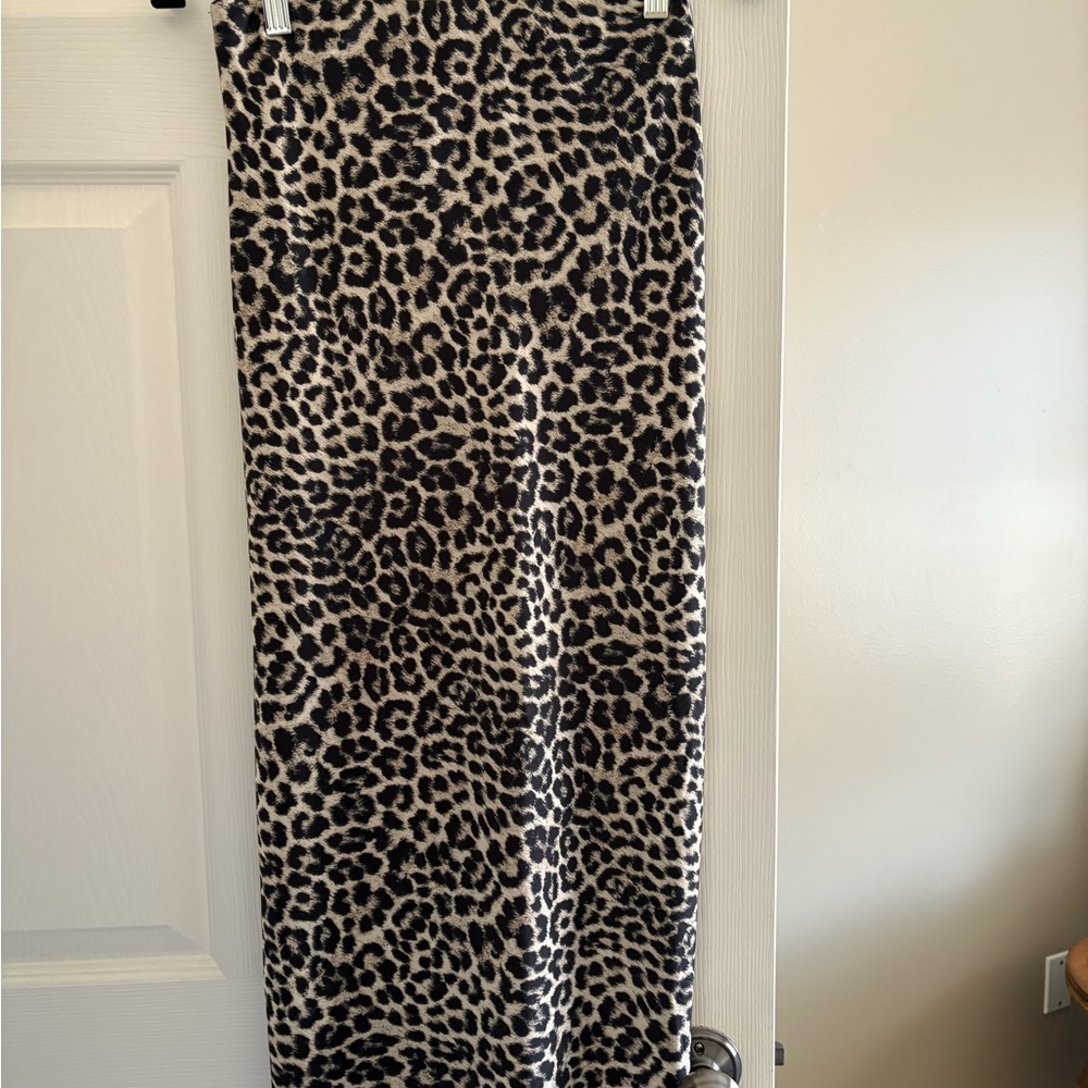 Alya Leopard Print Midi skirt